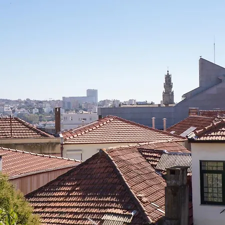 Trindade Premium & 2* Oporto