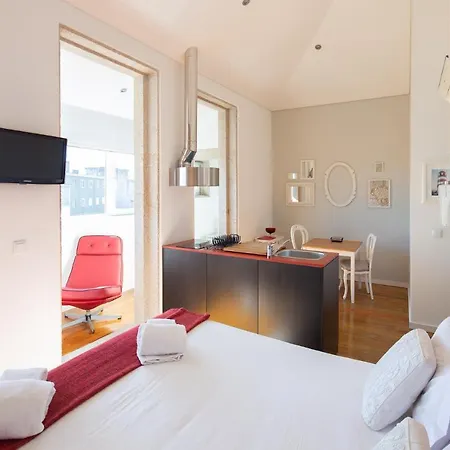 Trindade Premium & 2* Oporto